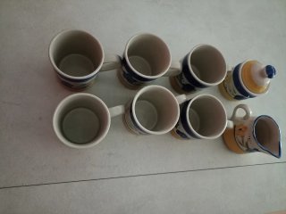 Set di 6 tazze, zuccheriera e latteiera