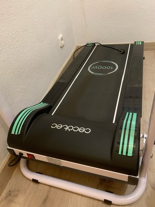 Cinta de Correr RunnerFit Cecotec 1000W