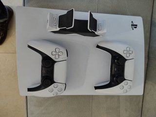 PlayStation 5 + 2 controller + caricatore controller