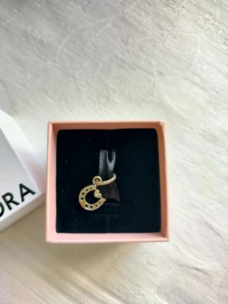 Charm Pandora Herradura Corazón Dorado