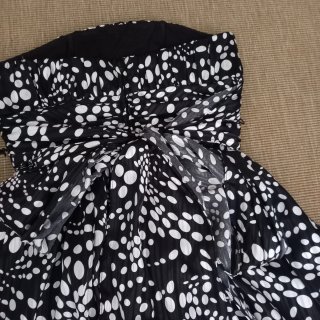 Vestido de fiesta negro y blanco