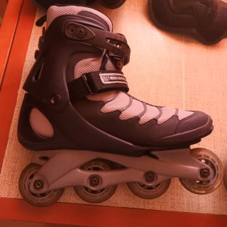 Patines en línea Rollerblade.  Talla 43.