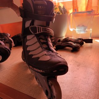 Patines en línea Rollerblade.  Talla 43.