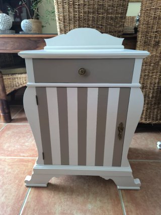 Originales Mesillas de dormitorio antiguas madera