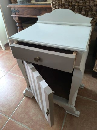 Originales Mesillas de dormitorio antiguas madera
