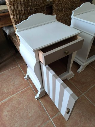 Originales Mesillas de dormitorio antiguas madera