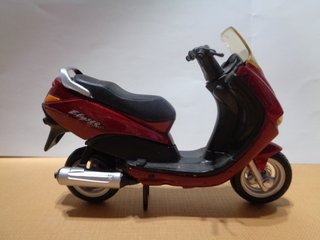 Peugeot Elyseo 125 (1:18)