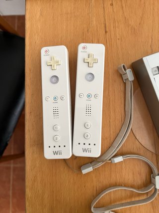 Nintendo Wii + 5 Juegos + 2 Mandos