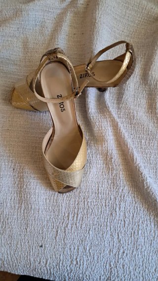 Zapatos Ziros Dorados
