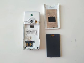 Sony Ericsson T630 con batería sin cargador