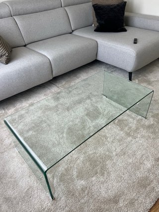 Mesa de centro curva de cristal