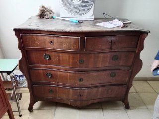 Armario y cómoda de madera