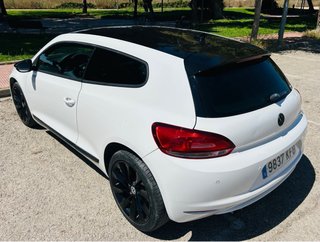 Volkswagen Scirocco 1.4 TSI compresor PERFECTO