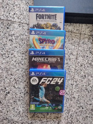 PS4 (PlayStation 4) Nera + 5 Giochi