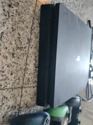 PS4 (PlayStation 4) Nera + 5 Giochi