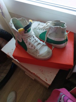 Deportivas Nike Verdes y Blancas