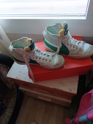 Deportivas Nike Verdes y Blancas
