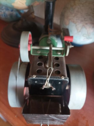 Antiguo juguete de vapor inglés