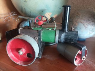 Antiguo juguete de vapor inglés