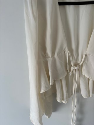 Blusa SHEIN blanca rota vaporosa talla S
