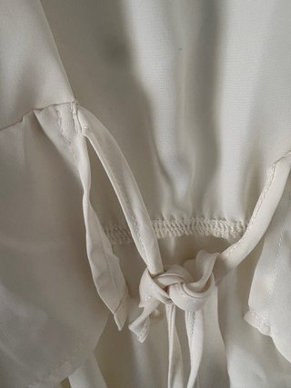 Blusa SHEIN blanca rota vaporosa talla S
