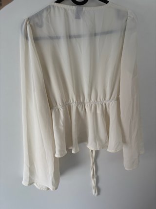 Blusa SHEIN blanca rota vaporosa talla S