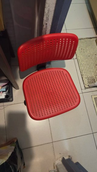 Silla giratoria Alrik Roja