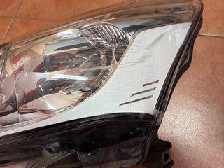 Faro Izquierdo Toyota  VERSO 811700F161