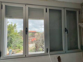 Conjunto 2 ventanas y puerta aluminio