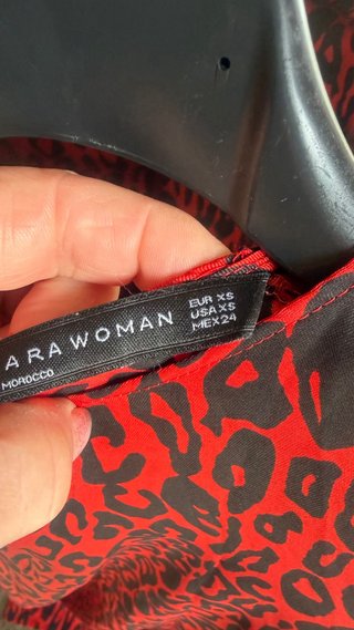 Abito Zara longuette leopardato rosso e nero