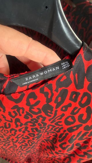 Abito Zara longuette leopardato rosso e nero