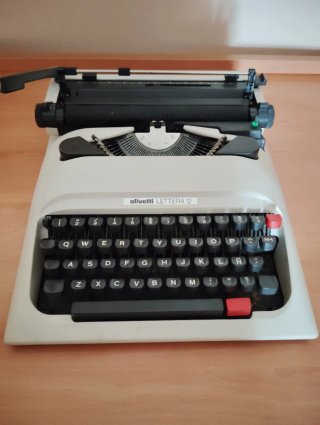 Olivetti Lettera 12 Máquina de Escribir Antigua