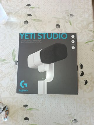 Logitech G Yeti Studio Blanco Nuevo