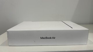 MacBook Air 2022 M2 13” 16GB RAM 256GB SSD