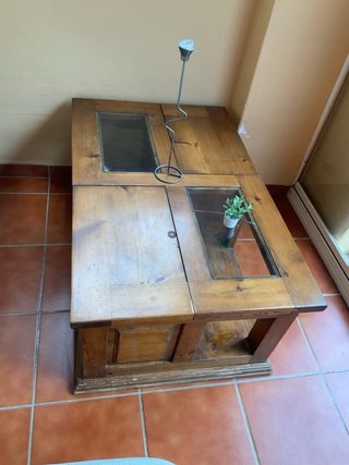 Tavolo da centro in legno massello con cristallo