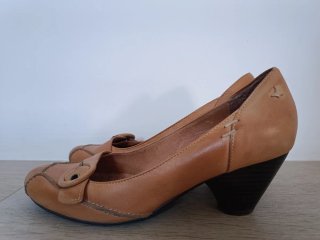 Zapatos Pikolinos, piel marrón, poco tacón, N. 39