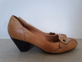 Zapatos Pikolinos, piel marrón, poco tacón, N. 39