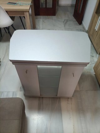 Mueble TV giratorio con ruedas