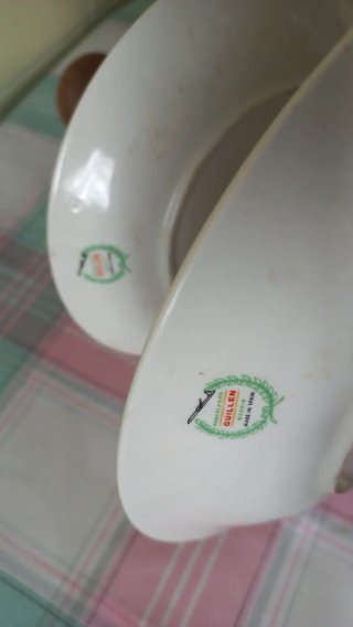 Frutero de porcelana y madera