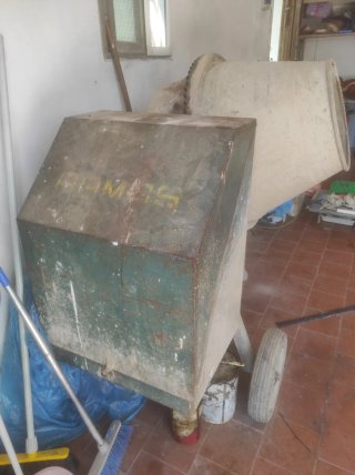 Hormigonera con motor