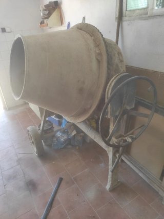Hormigonera con motor