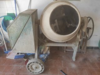 Hormigonera con motor