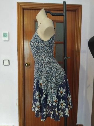 Vestido floreado con vuelo