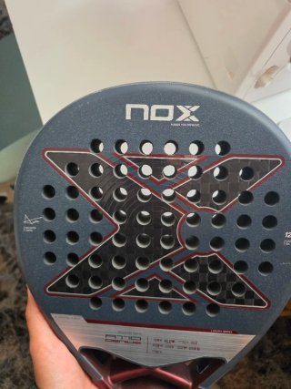 Pala NOX AT10 GENIUS 12K 2025 Agustín Tapia.