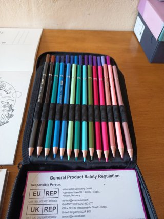 Lápices de Colores Set 80 + cuadernos