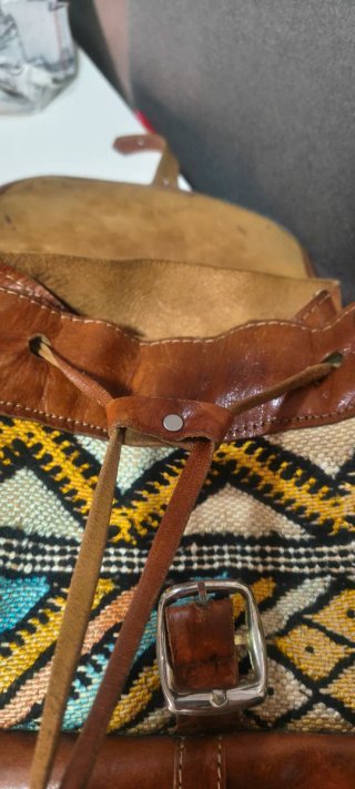 Mochila Cuero y Tejido Étnico