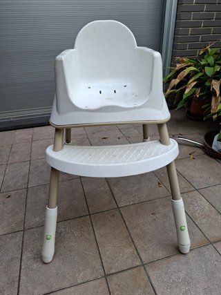 Trona de plástico blanca para interior/exterior