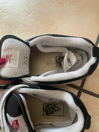 Scarpe Vans nere e bianche