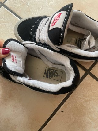 Scarpe Vans nere e bianche