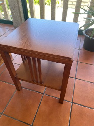 Mesa Auxiliar de Madera Marrón